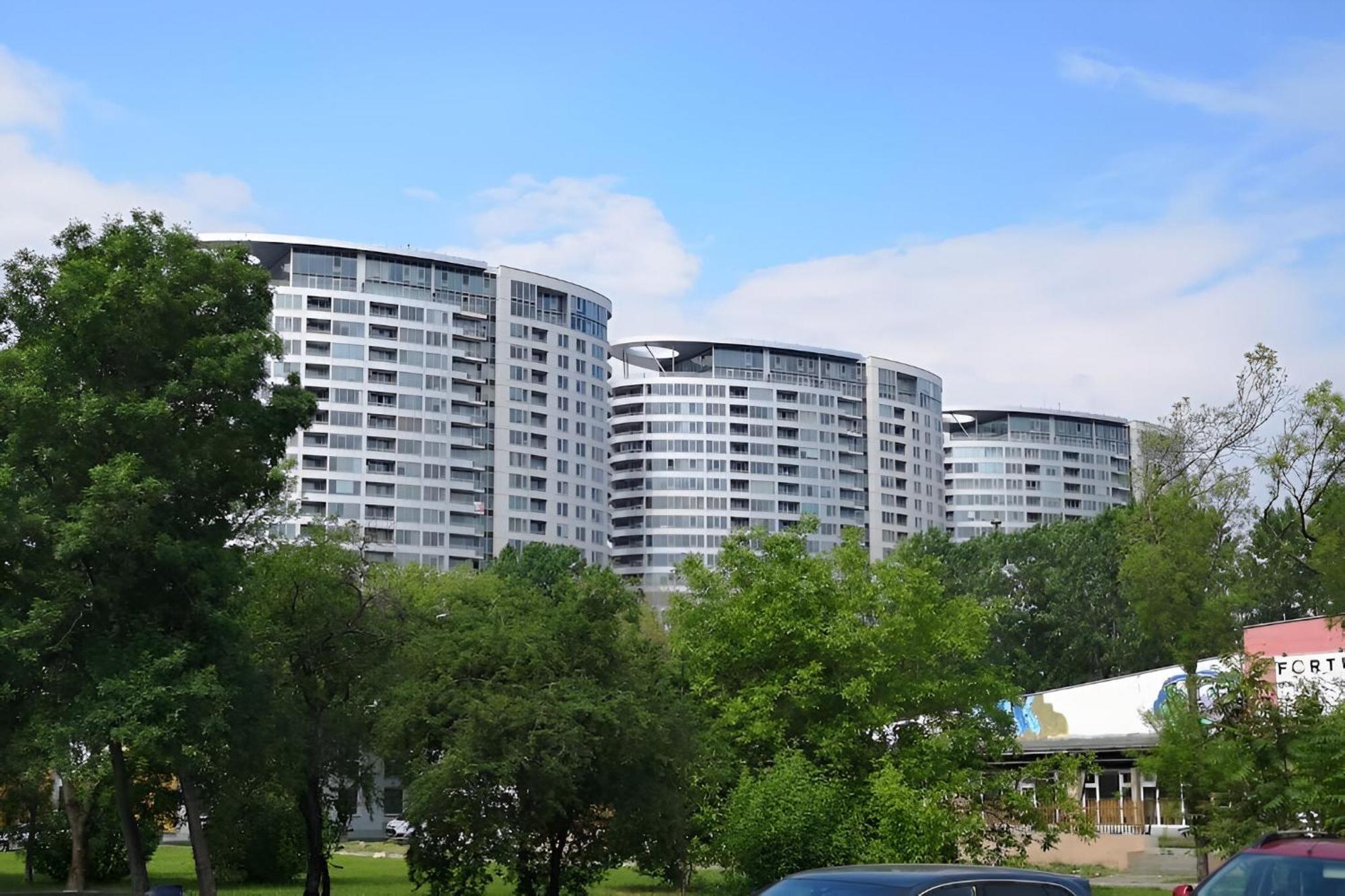 Sunny Free Parking Beauty Balcony View, 3 Towers Residence Братислава Экстерьер фото